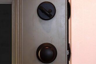 Homeowner Shoots Intruder Who Claimed She Wanted to Buy His House at 5AM – USA Carry