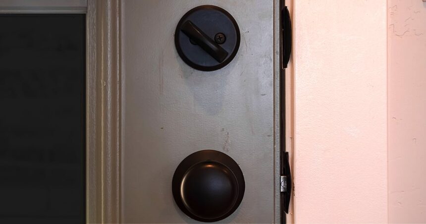 Homeowner Shoots Intruder Who Claimed She Wanted to Buy His House at 5AM – USA Carry