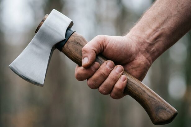 Oregon Apartment Resident Shoots Axe-Wielding Intruder Trying to Break Through Door – USA Carry