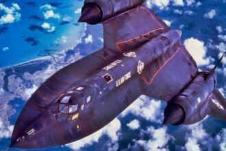 A Piece of String Solved the Mystery of the US Air Force’s Crooked SR-71 Blackbird