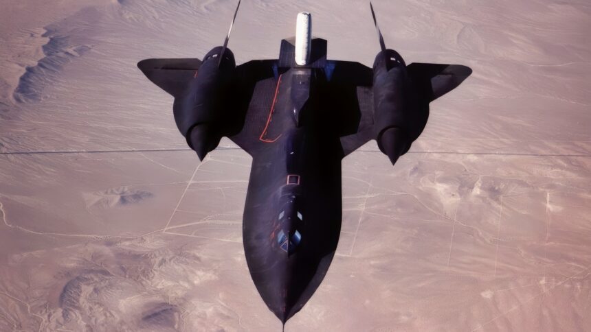 The US Military Destroyed 0,000,000 in SR-71 Blackbird Parts After Retirement, the Jet Needs 300 Hours of Maintenance per Flight Hour, and NASA Still Wants to Fly One
